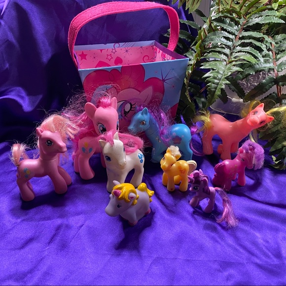 📌My little pony bundle & paperboard bucket some are vintage - Picture 11 of 13